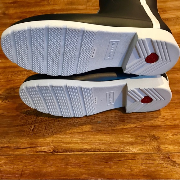 NWOT Slim Fit Short Contrast Hunter Rainboots - Picture 7 of 9